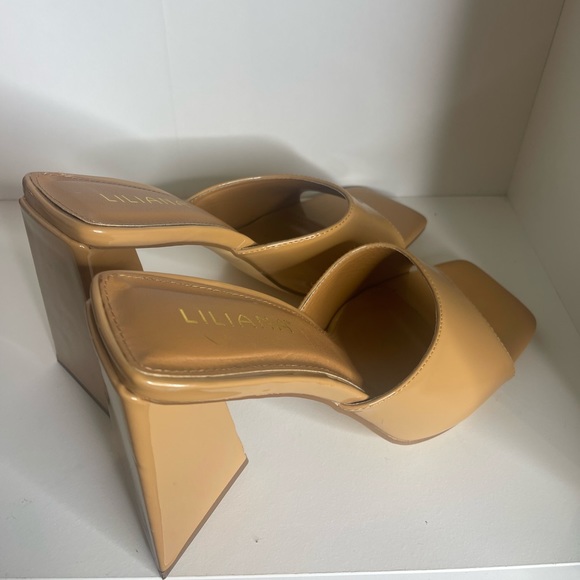 Triangle Heels - Picture 4 of 4